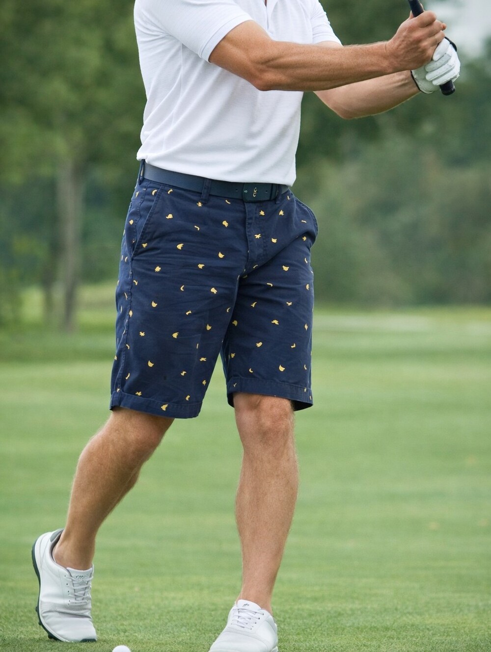 Banana Republic Fun Banana Print shorts Men's Size 35 blue